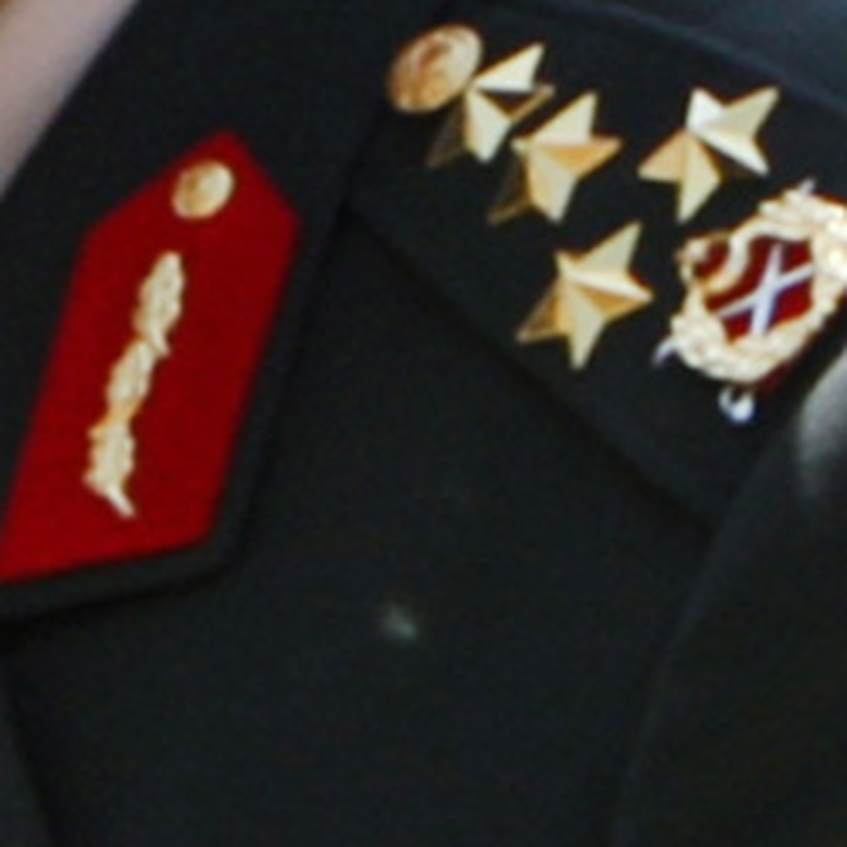 AK Parti'de General Sürprizi