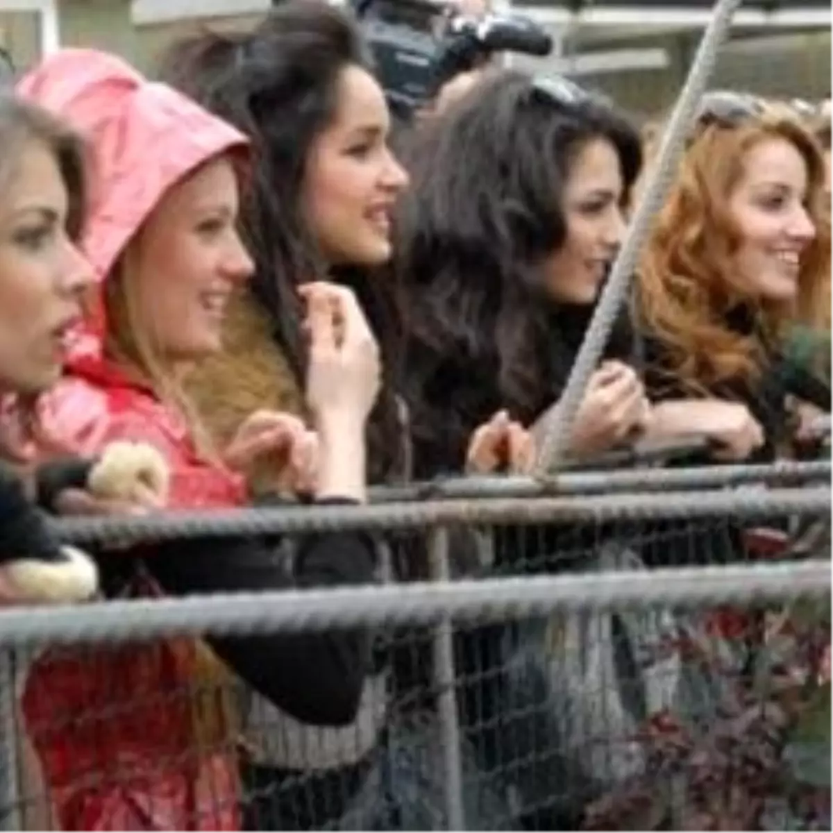 Güzeller Darıca\'da Hayvanat Bahçesini Gezdi