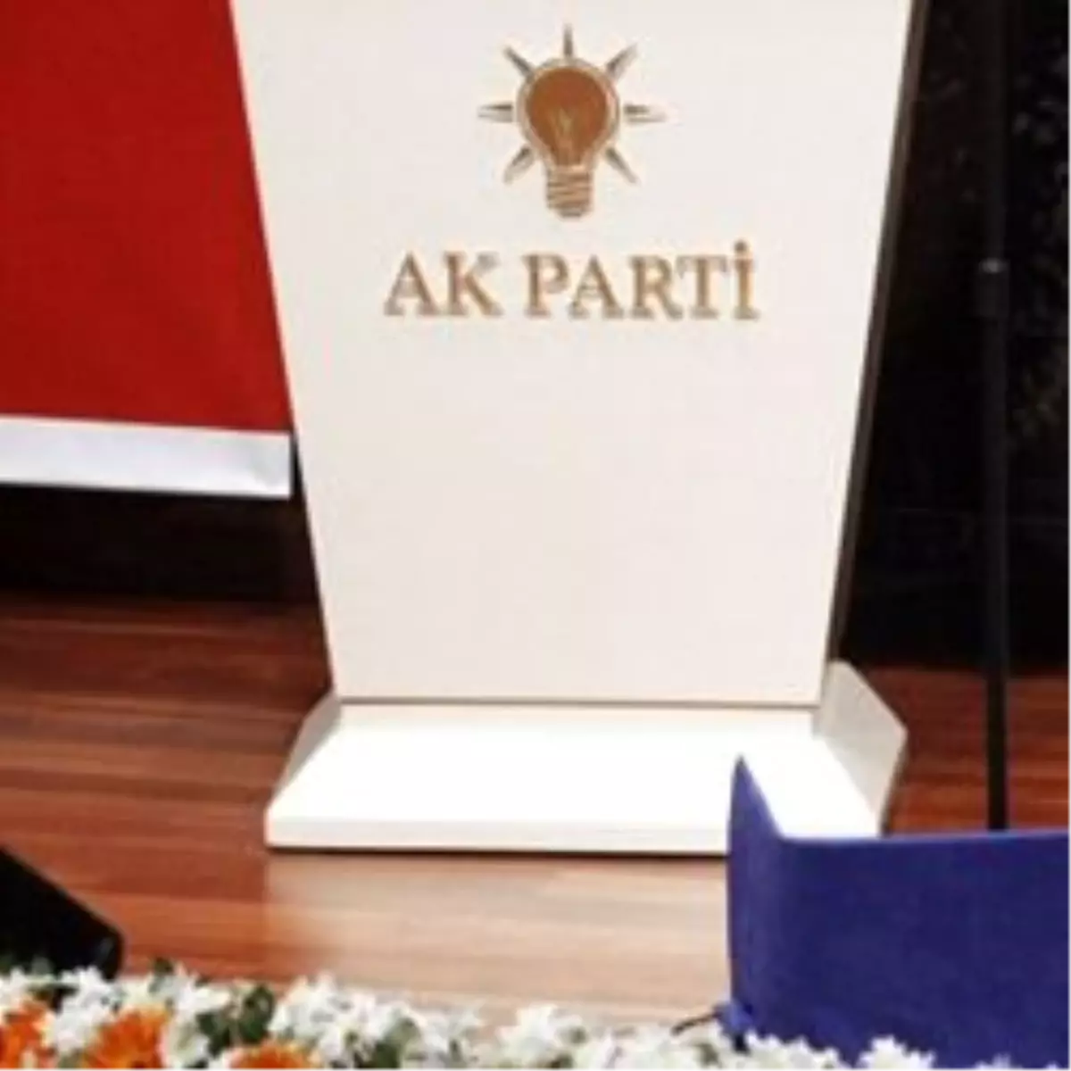 AK Parti\'de İstifa Şoku