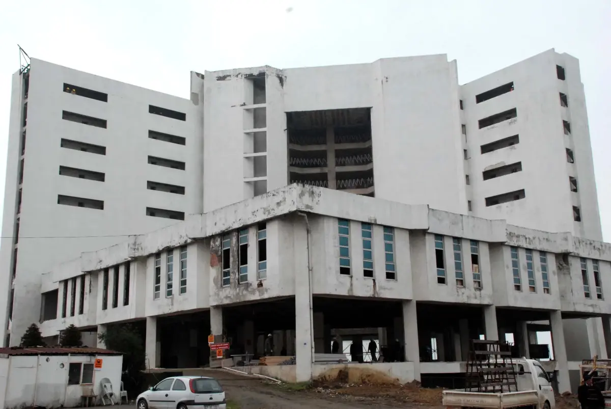 Akçakoca\'da Yarım Kalan İnşaat, 5 Yıldızlı Otele Dönüşecek