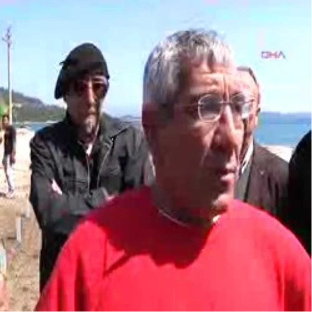 Halk Plajı\'nda Leğenli Protesto