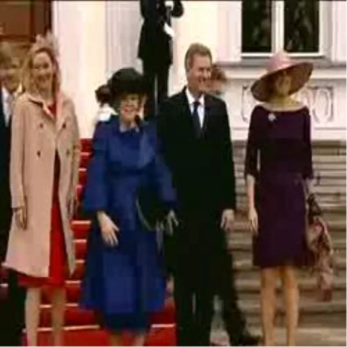 Hollanda Kraliçesi 30 Yıl Sonra Almanya\'da