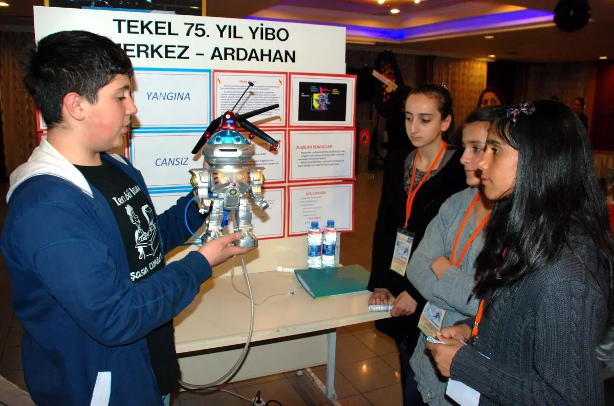 İlköğretim Öğrencisinden Robot İtfaiyeci