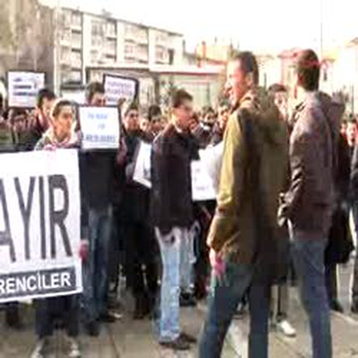 Liselilerden YGS Protestosu
