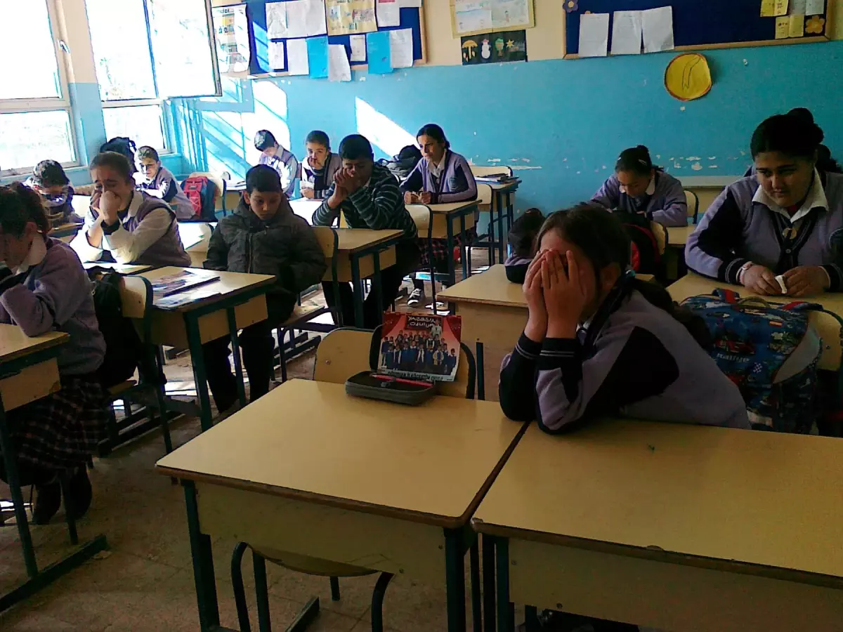 12 Yaşındaki Aslı\'yı, \'Yanlış İğne Öldürdü\' İddiası