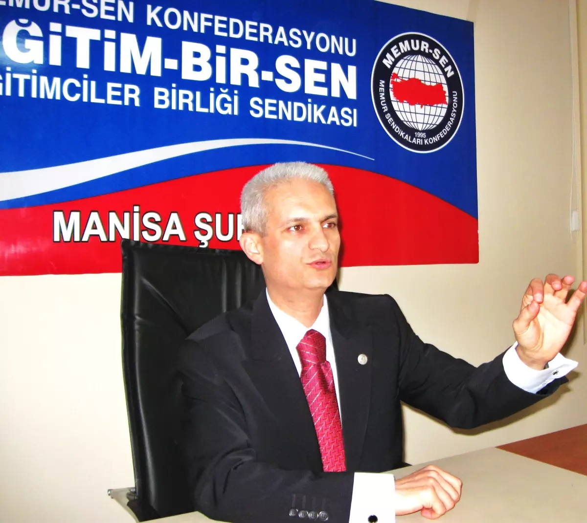 Sözleşmeli Öğretmenler Manipülasyona Gelmemelidir