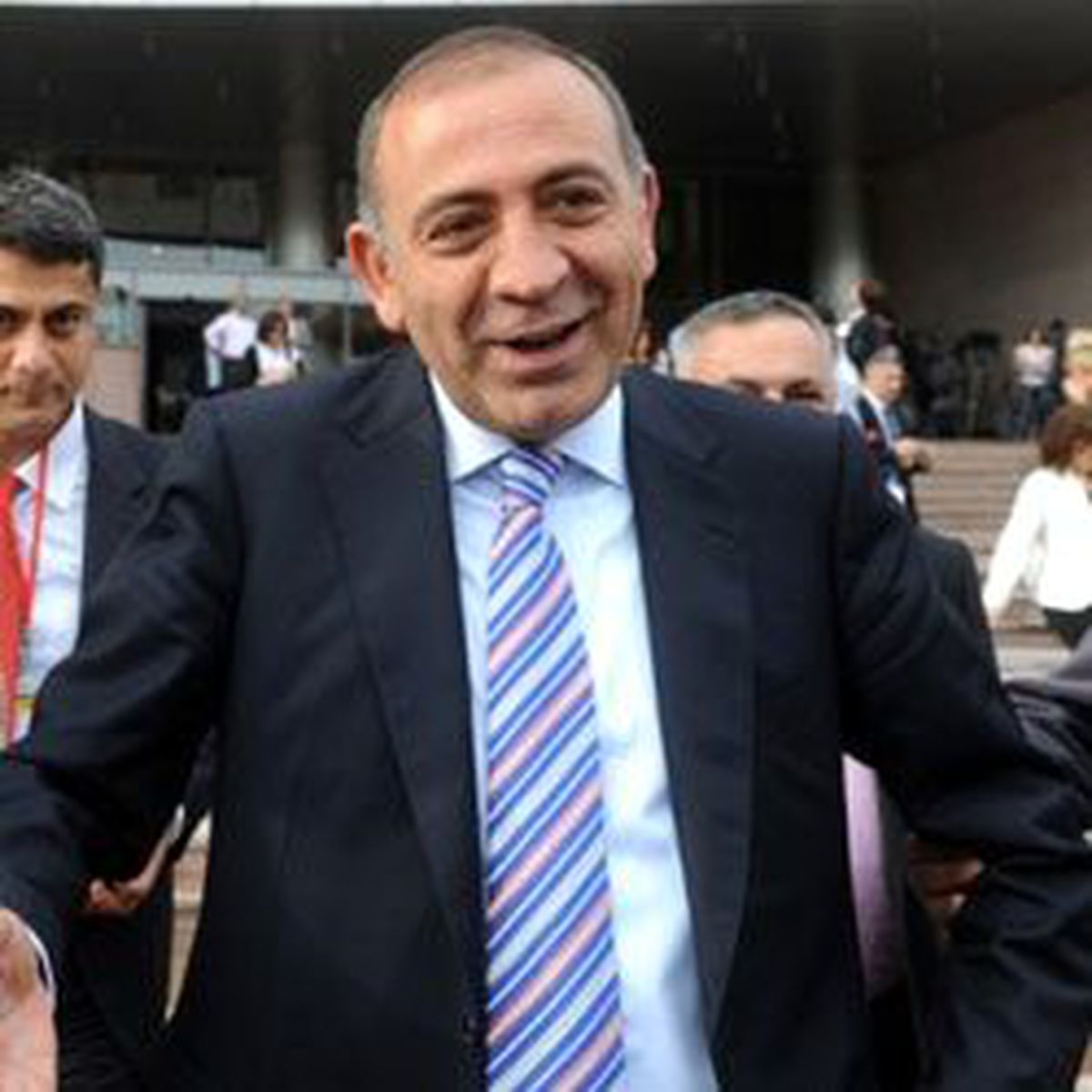 'Dakika Bir İnkar Bir'