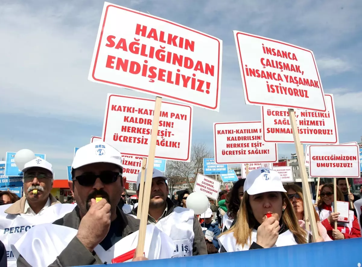 Doktorlardan Balonlu Düdüklü Eylem
