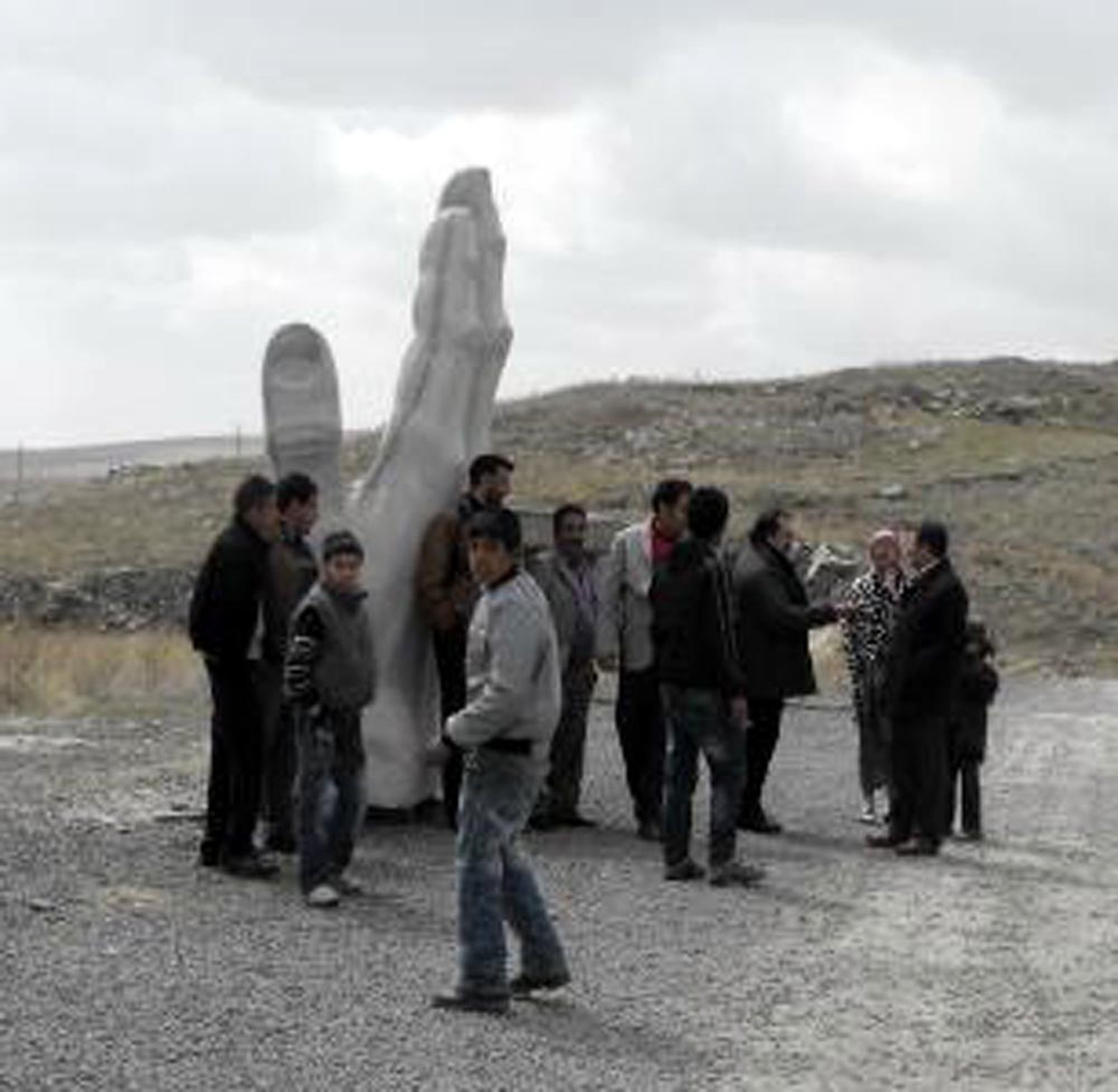 Yıkacak Firma İskele Kurmaya Başladı