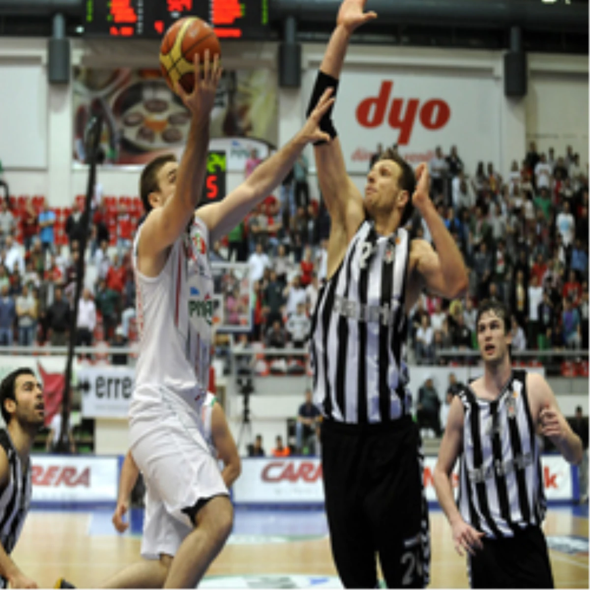 Pınar Karşıyaka - Beşiktaş Cola Turka: 87-84