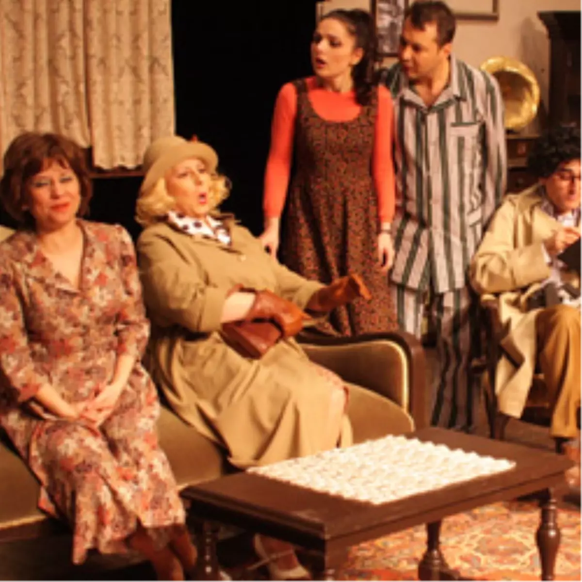 Toros Canavarı Şehir Tiyatrosunda!

