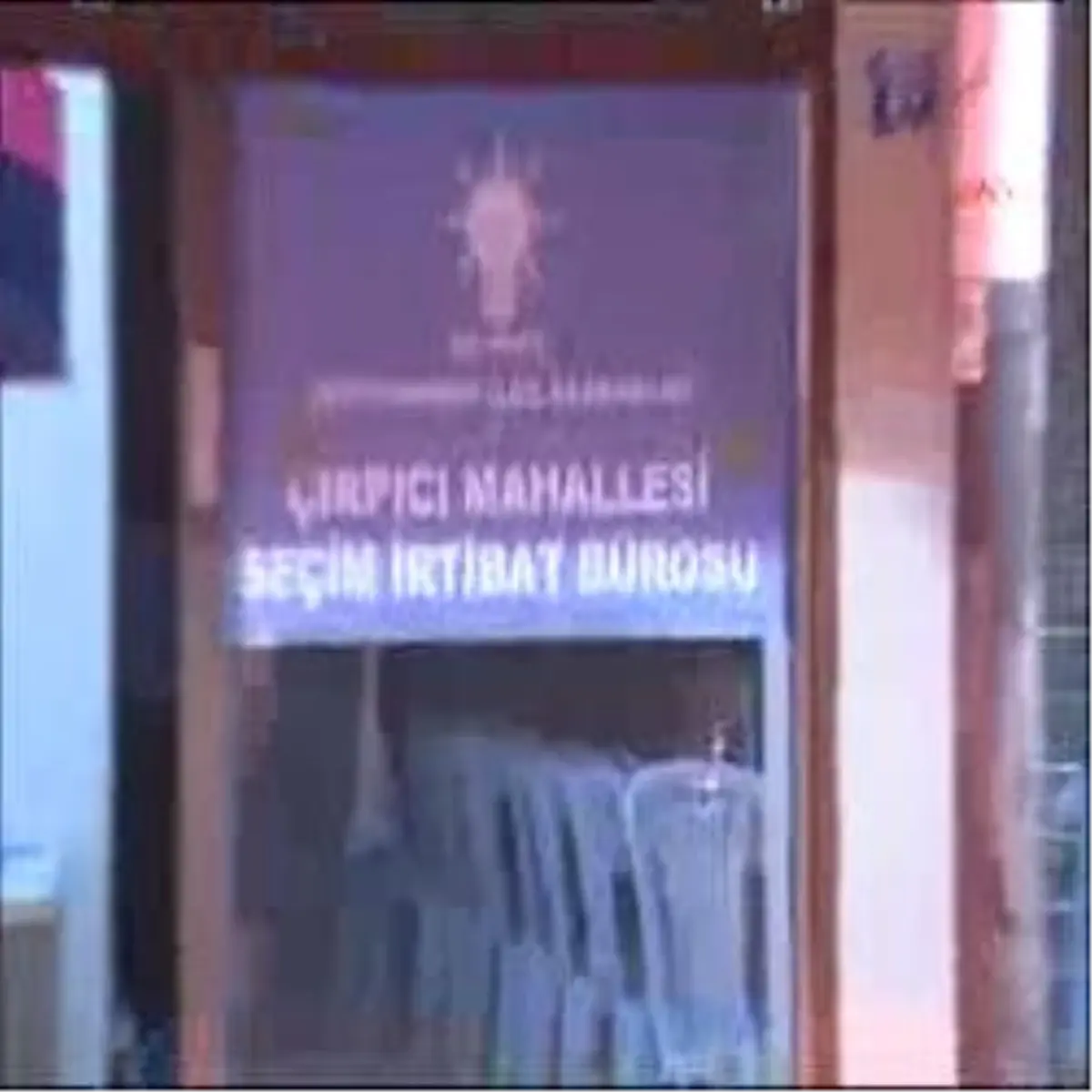 AK Parti Seçim Bürosuna Bombalı Saldırı