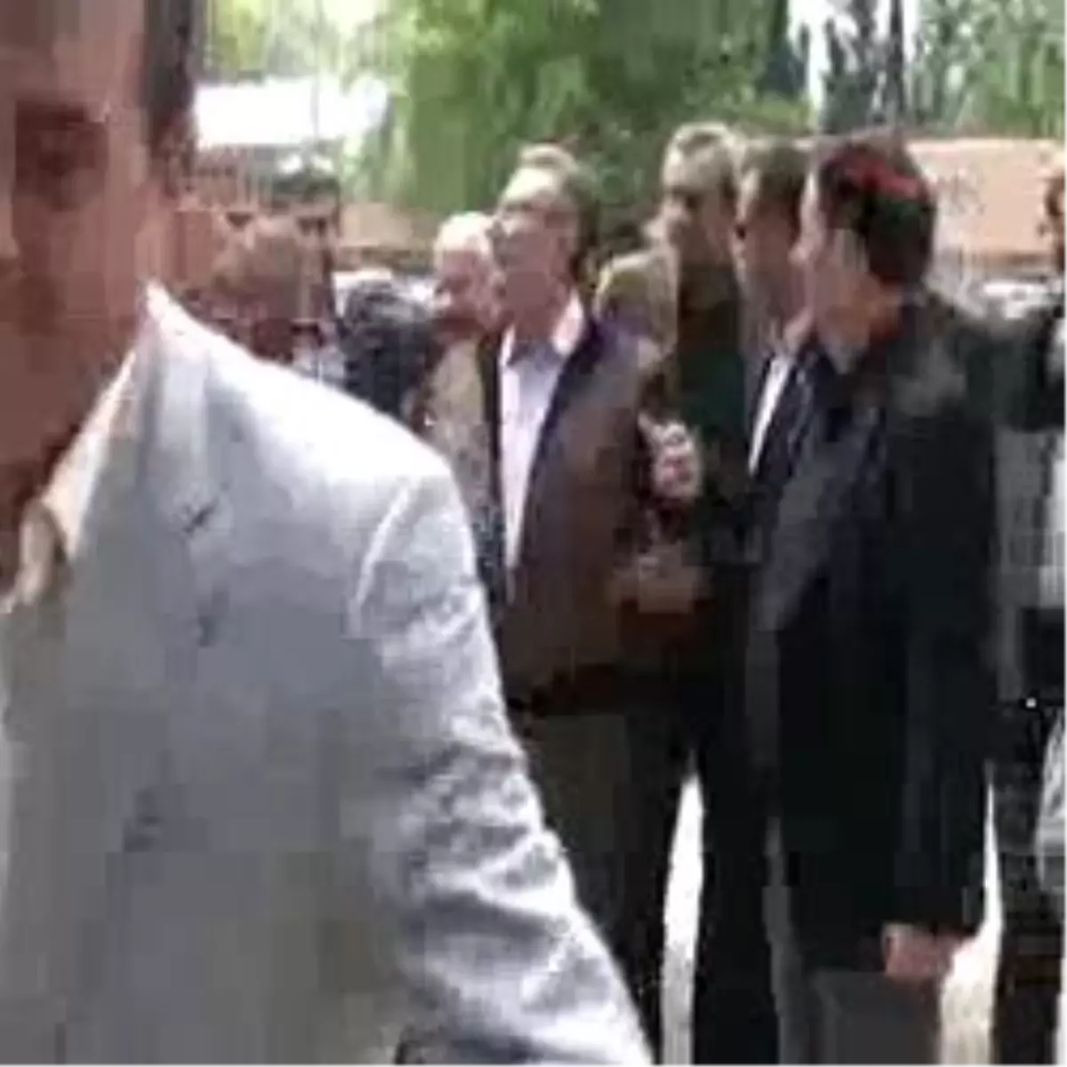 Baykal: "Başbakan Bir An Önce Elini Eteğini Davalardan Çeksin"