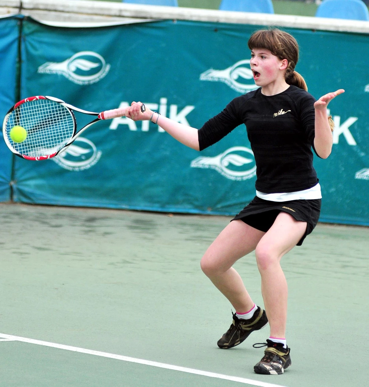 Antalya\'da 23 Nisan Tenis Turnuvası Başladı