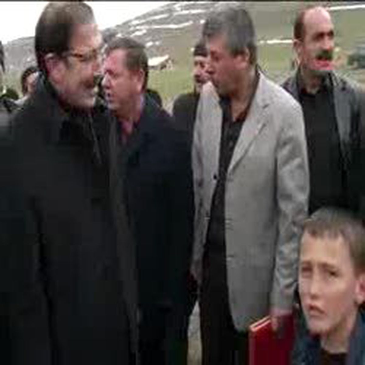 Ciritci Baki Dede, Gençlere Taş Çıkartıyor