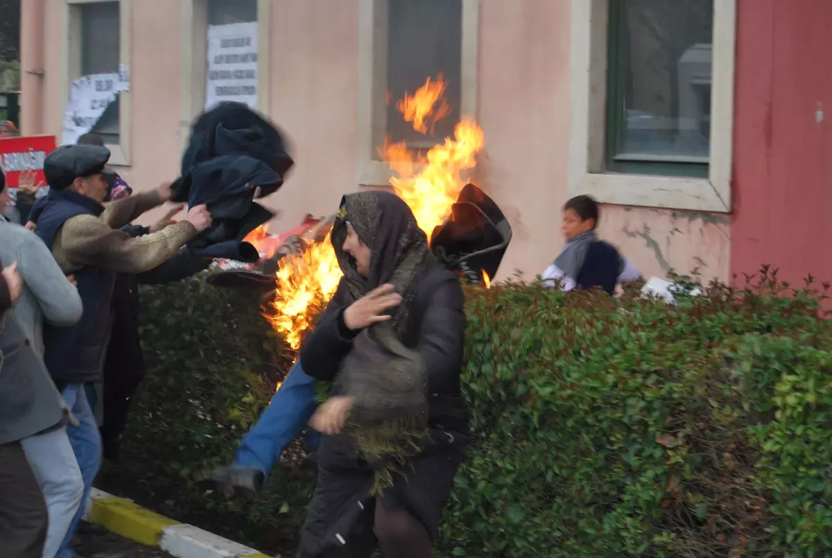 Herkesin Gözü Önünde...