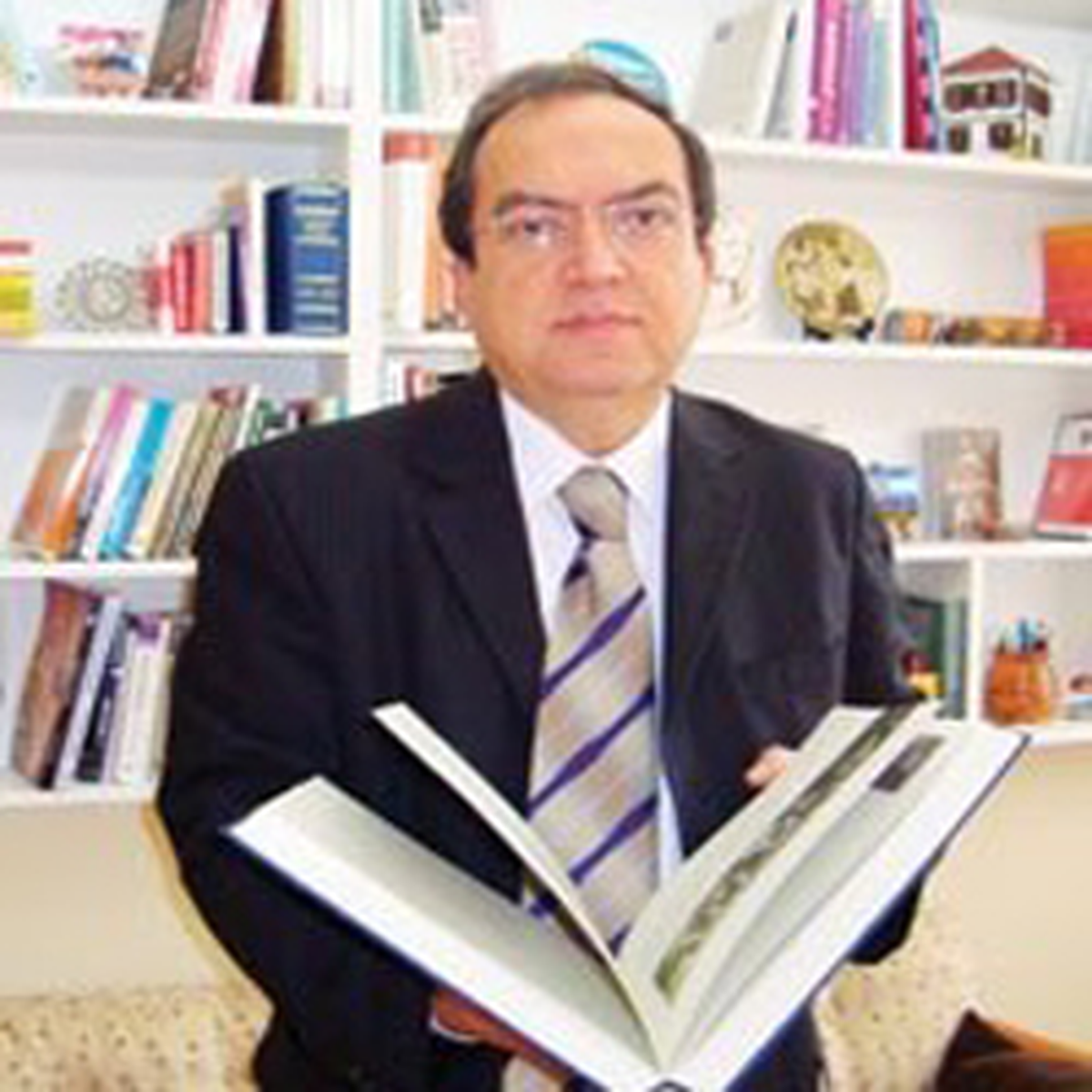 Mehmet Şakir Örs\'ün "Sen Ne Alasın Alaybey" Kitabı Yayımlandı