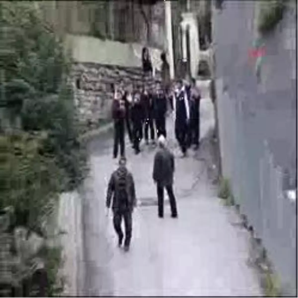 3 "Veto" Yürüyüşünde Molotof ve Taş Yağmuru