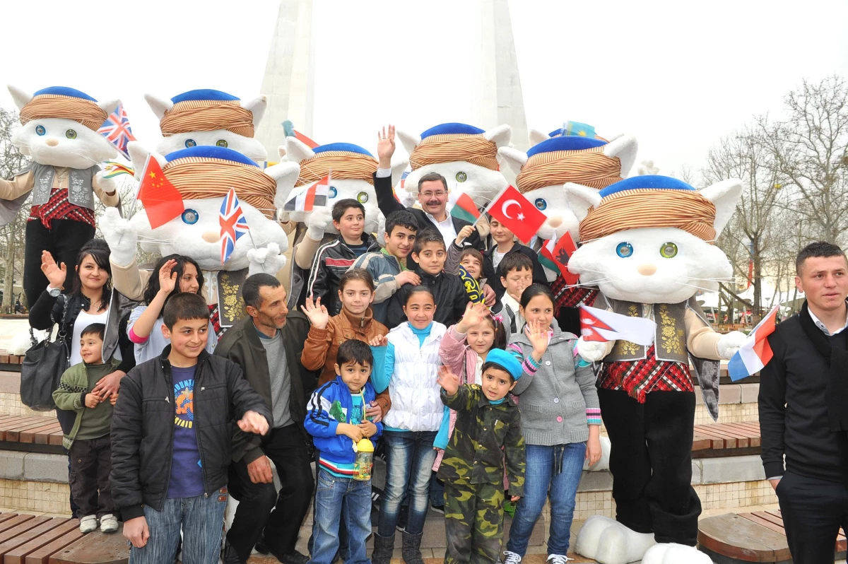 Dünya Çocuk Oyunlarına Doğru