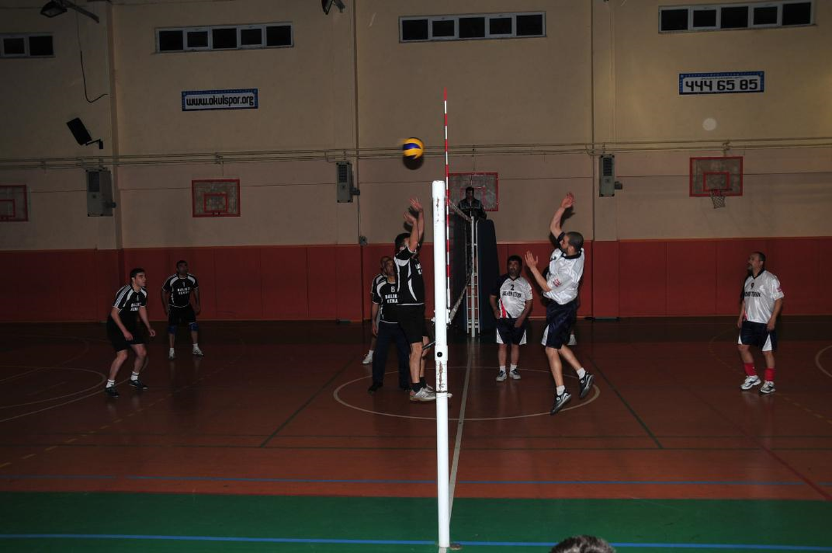 Voleybol Turnuvası’nda Final Heyecanı
