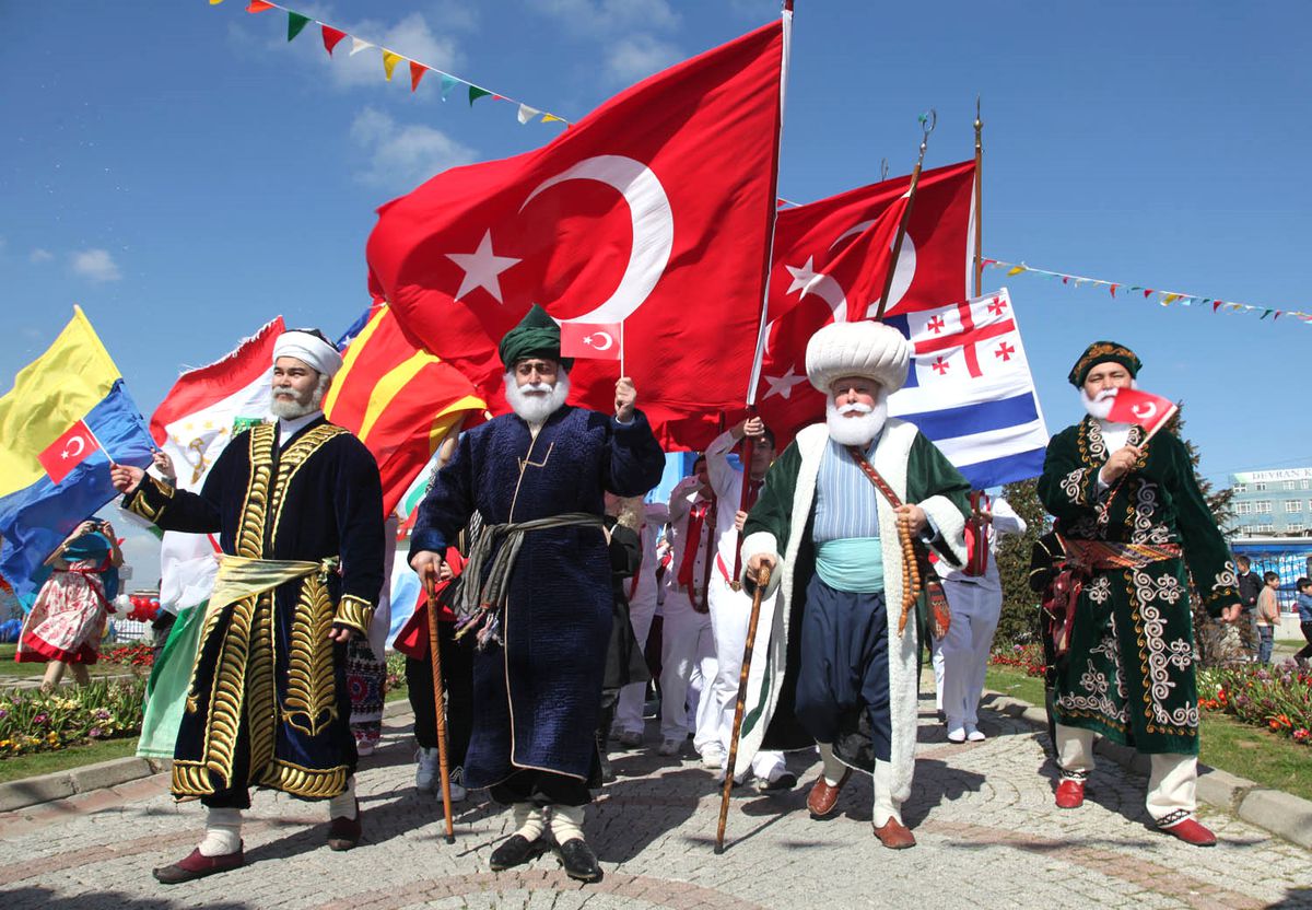 Barış Ve Dostluğa Maya Çaldılar 

