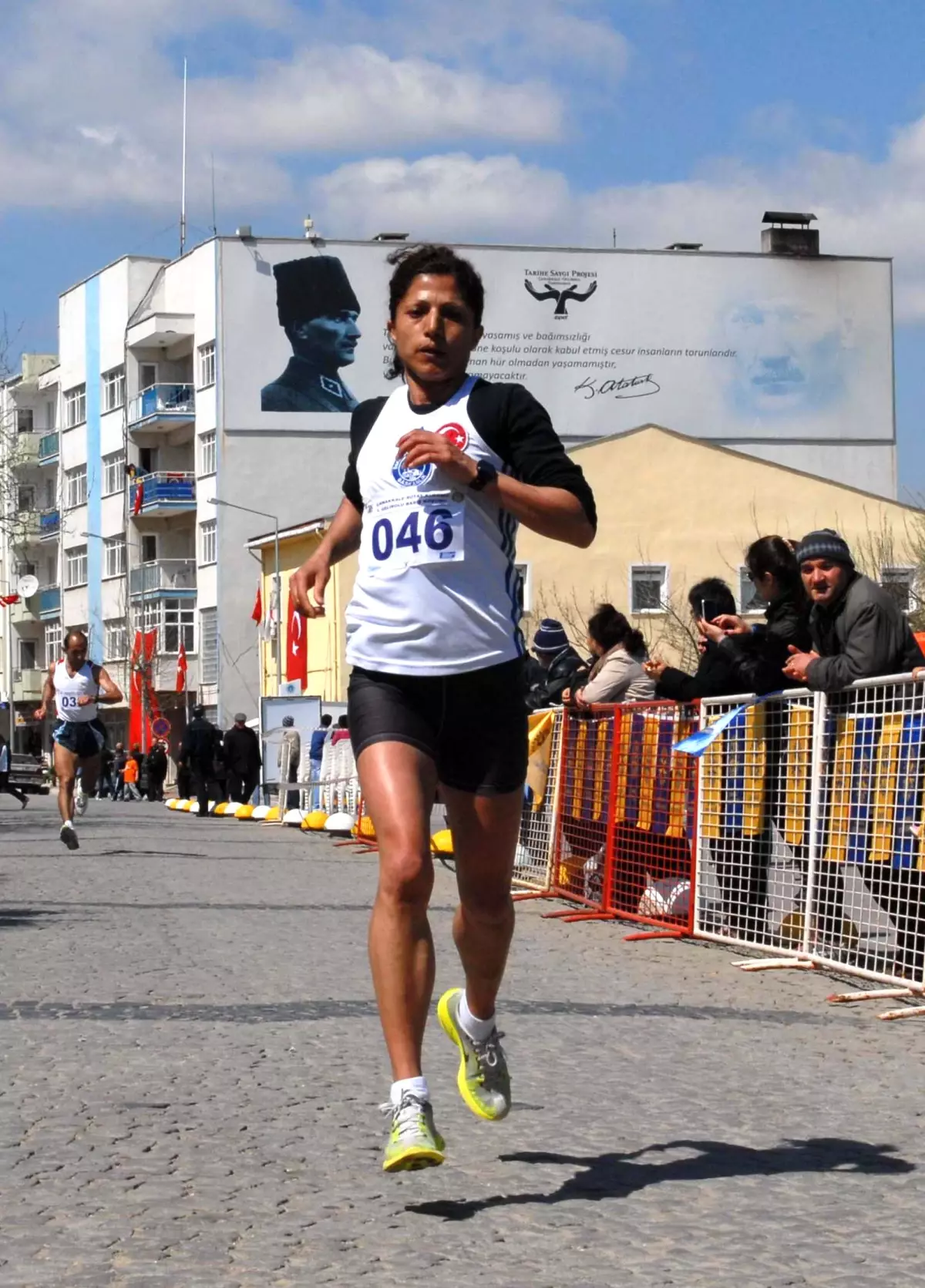 Barış İçin Koştular