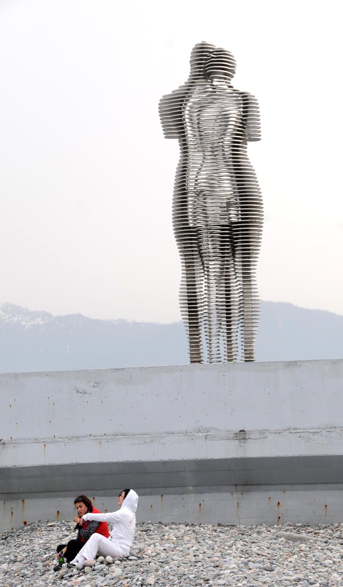 Bizdeki 'Ucube', Onlardaki 'Aşk' Heykeli