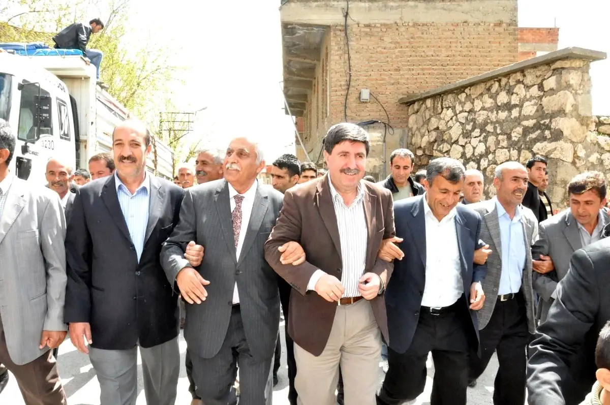 Başbakan\'a \'Şeriata Gidelim\' Teklifi