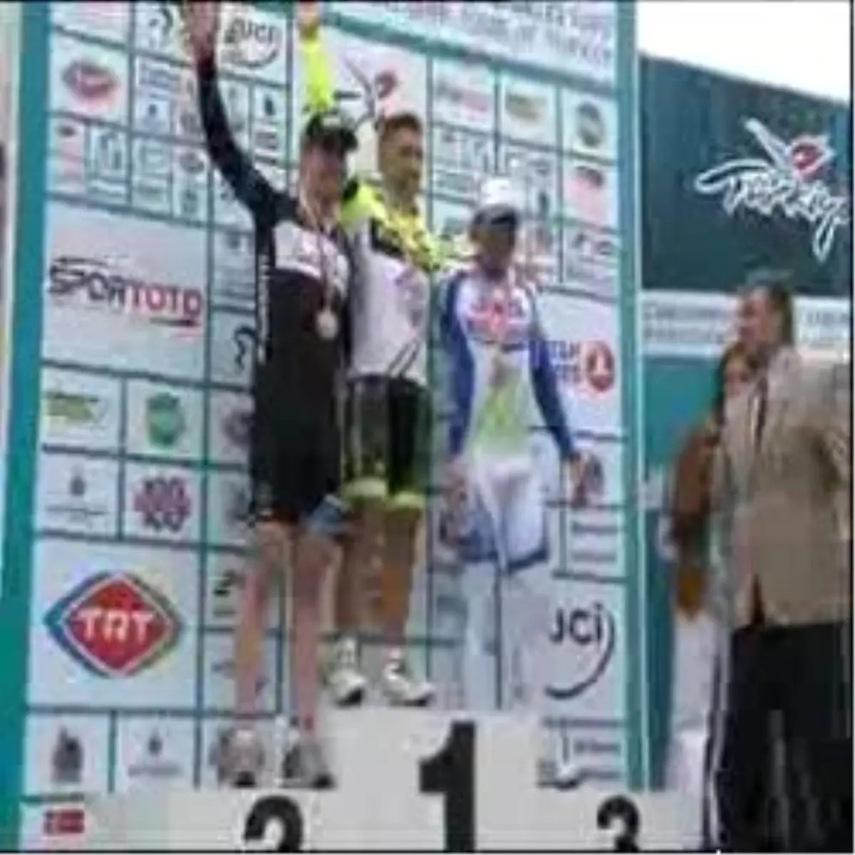 İtalyan Andrea Guardını Kazandı