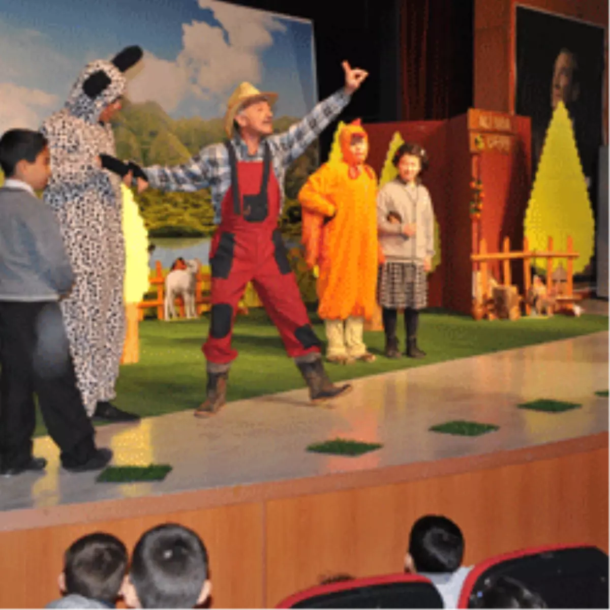 Antakya Belediyesi 5. Çocuk Tiyatroları Şenliği Başladı