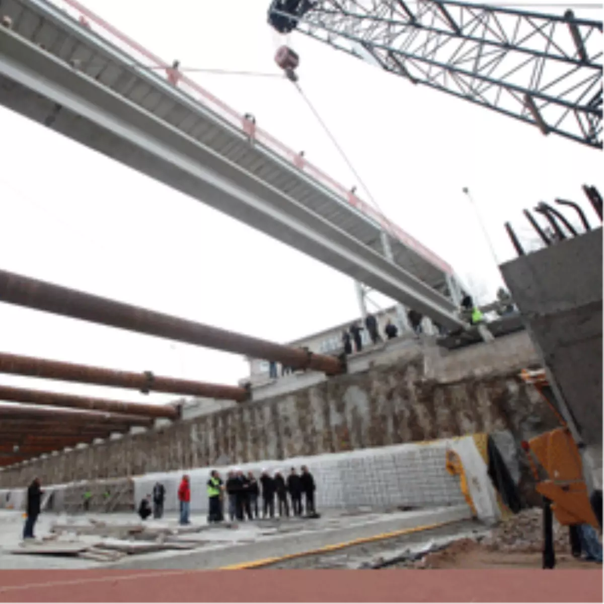 Bahçecik Tüneli’ne İlk Kirişi Başkan Koydu
