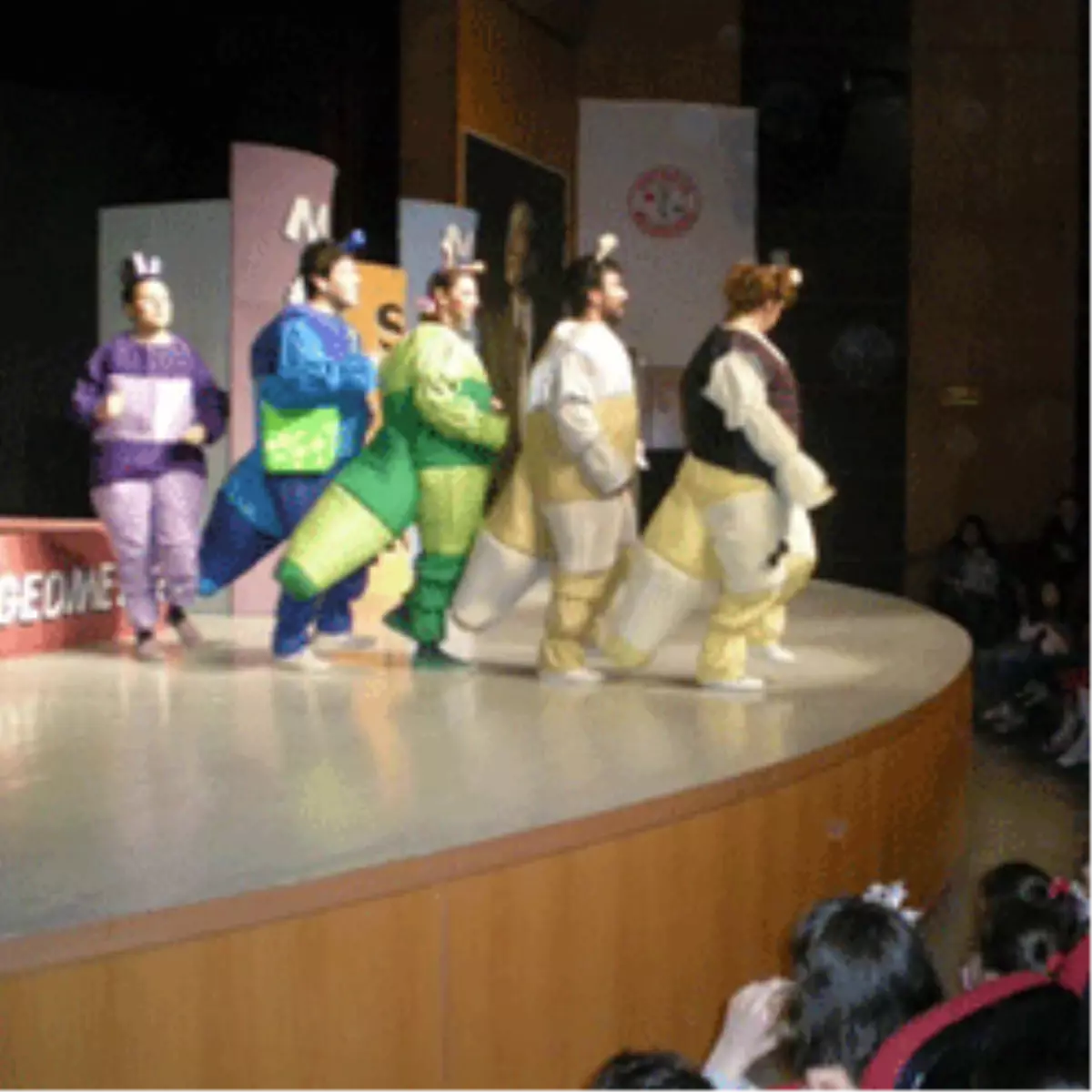 Tarsus Belediyesi Şehir Tiyatrosu 23 Nisan Şenliğinde