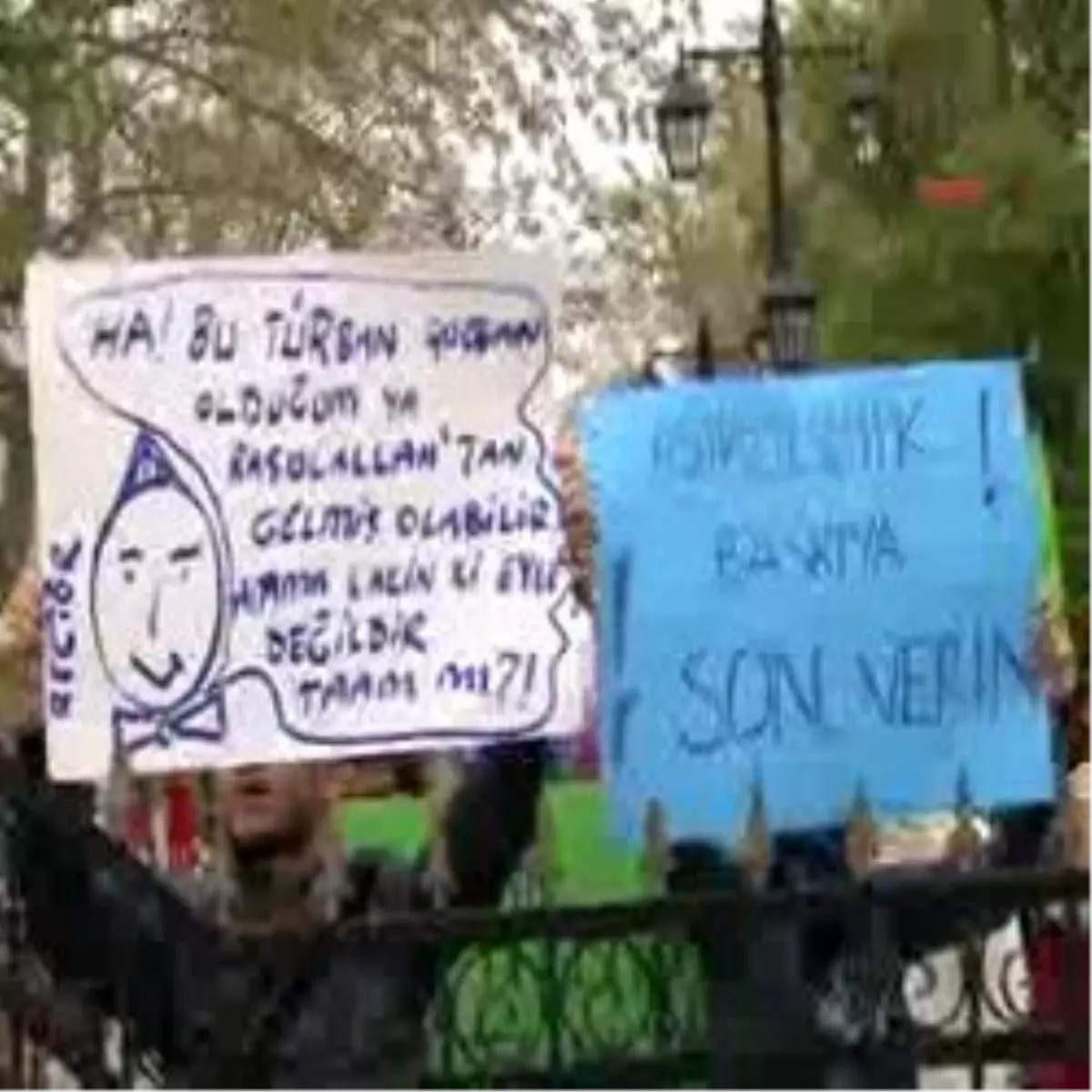 Trakya Üniversitesi\'nde Türban Eylemi