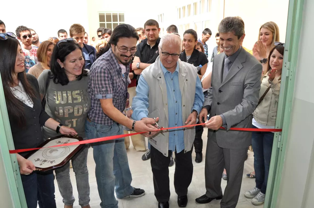 Çığlık Çığlığa Bir Sevda Filminin Fotoğraf Sergisi DAÜ’de Açıldı