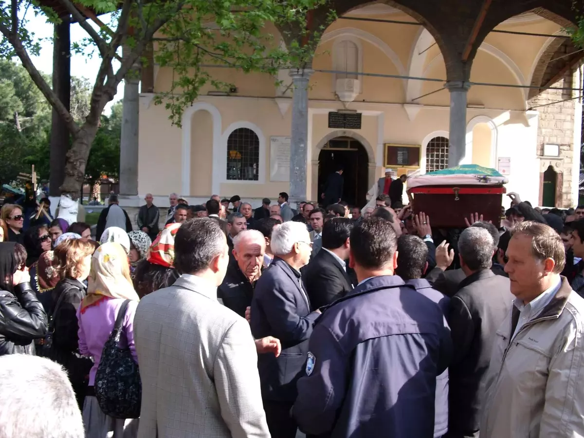 Liseli İpek Gözyaşlarıyla Uğurlandı