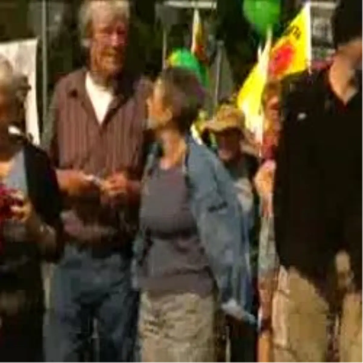 Nükleer Karşıtları Çernobil\'in Yıldönümünde Yürüdü