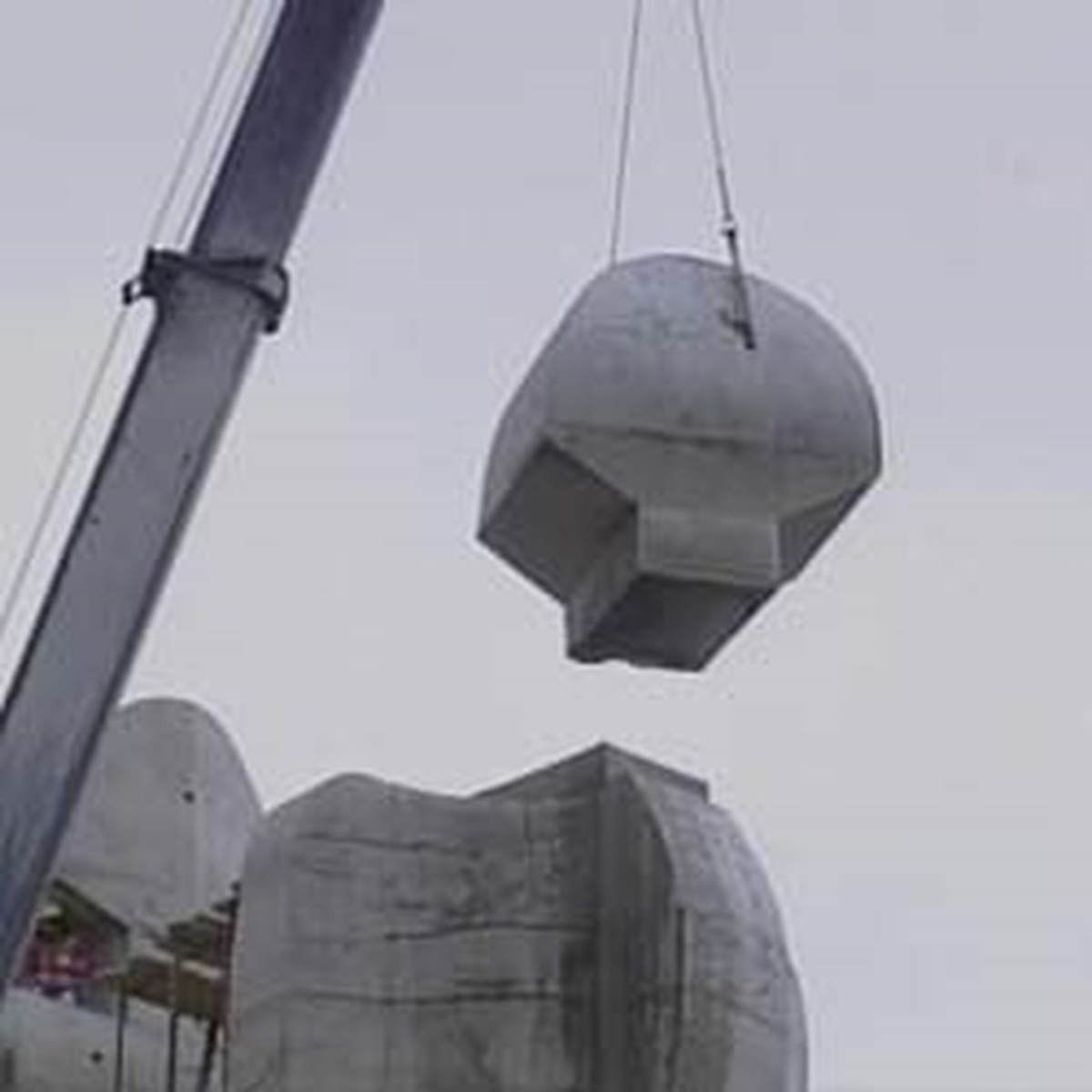 'Ucube'nin Yıkımına Başlandı