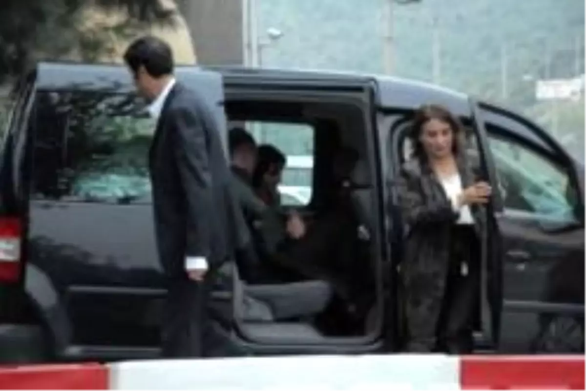 Aysel Tuğluk İmralı\'ya Gitti