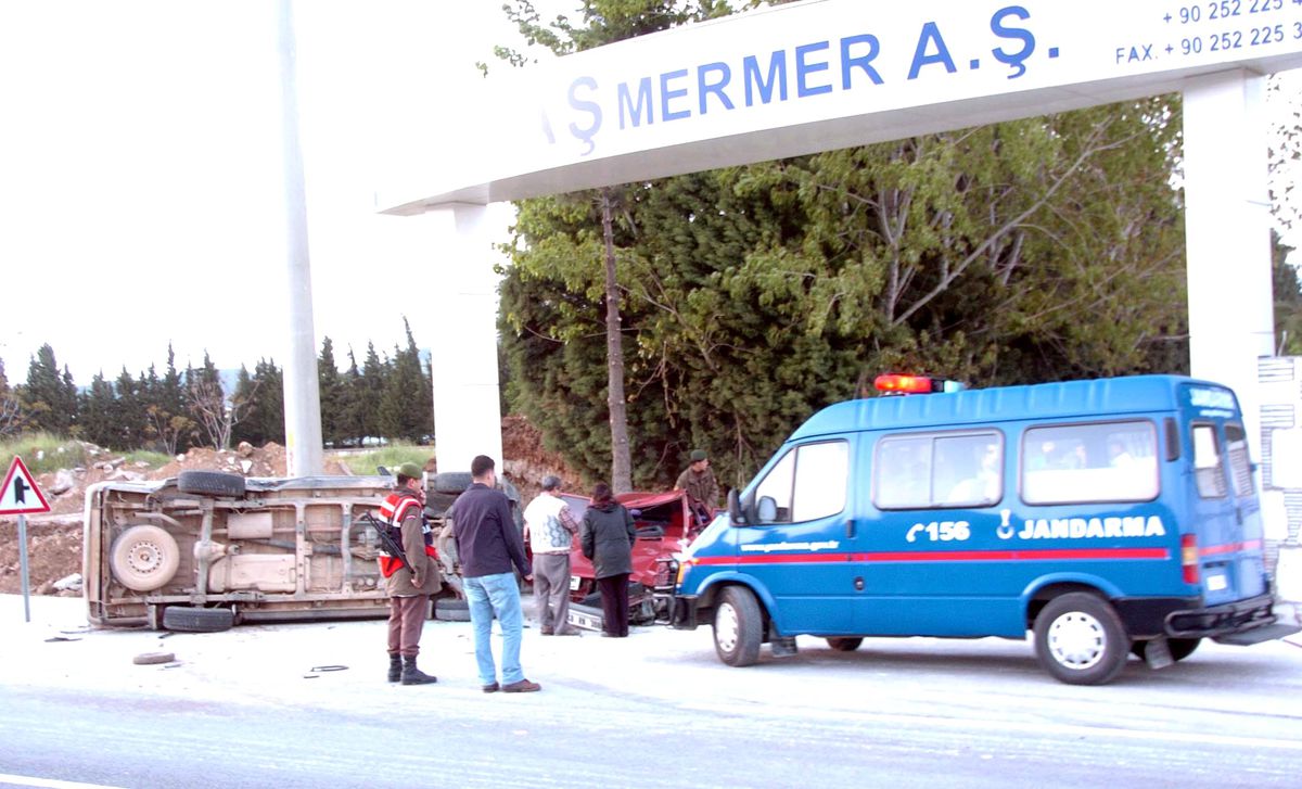 Muğla\'da Hatalı Sollama: 1\'i Ağır 6 Yaralı