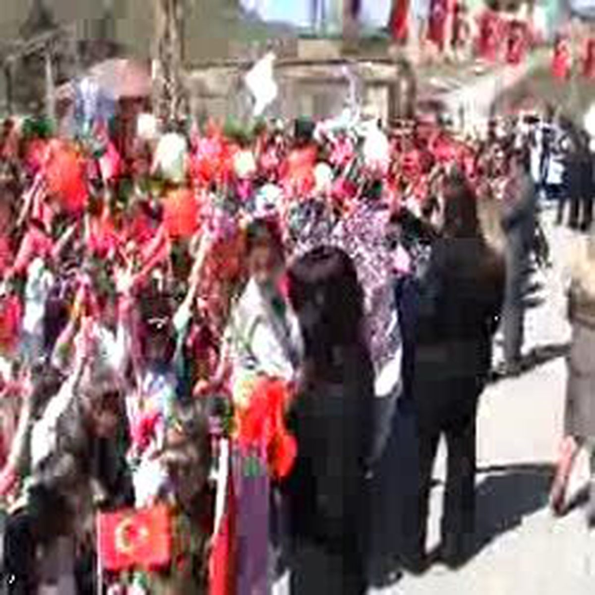 Hakkari Çukurcada Rötarlı 23 Nisan Coşkusu Çukurcada Rötarlı 23 Nisan Coşkusu