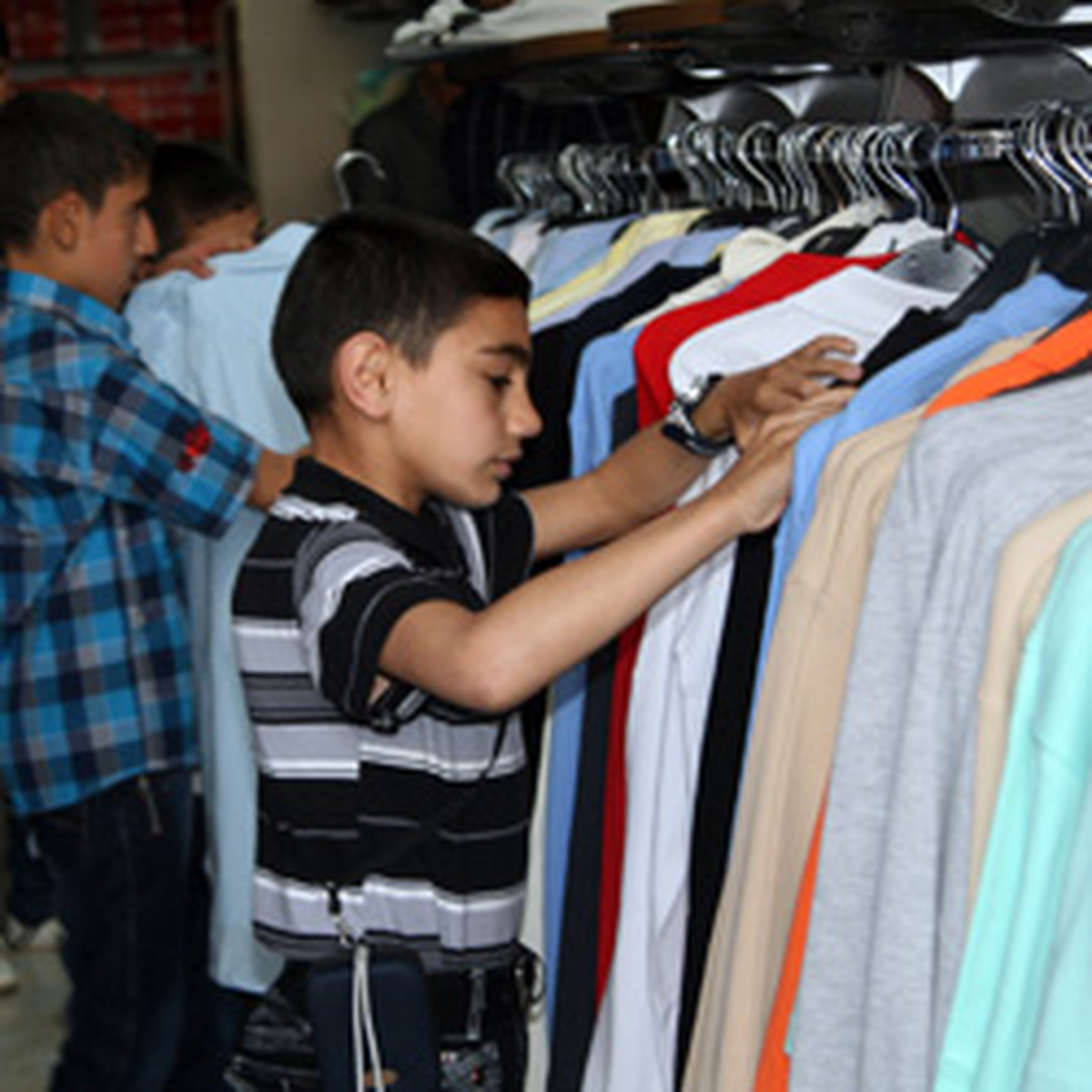 
Iraklı Çocuklar Sevgi Mağazası'nda
 
