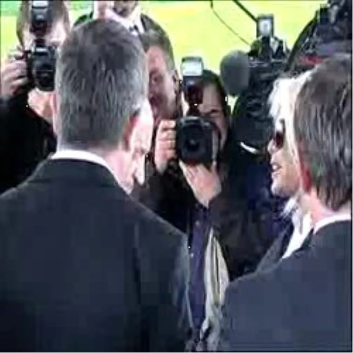 Topbaş ve Sanatçılar Hayvan Bakımevi Açtı... Topbaş ve Sanatçılar Hayvan Bakımevi Açtı... 