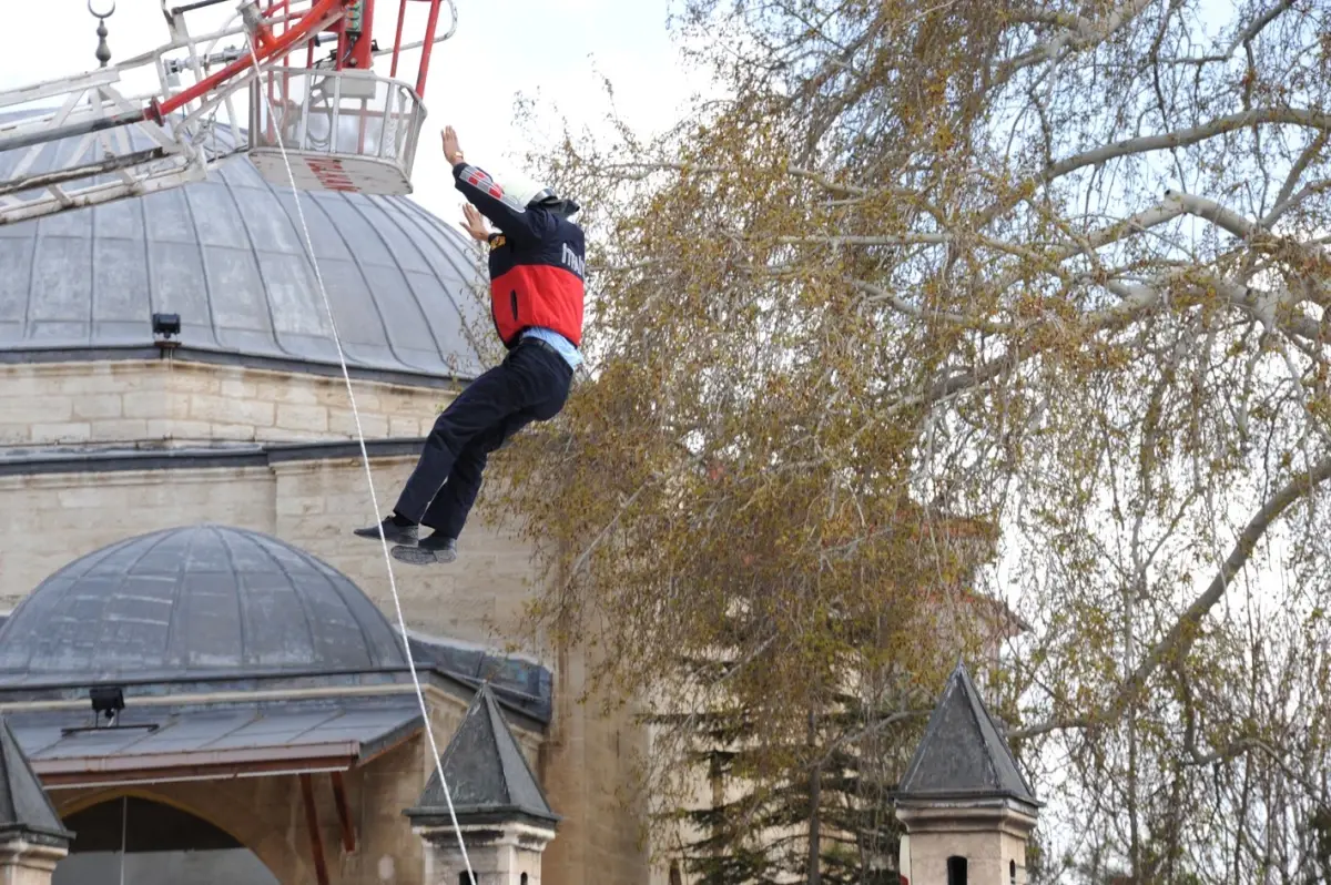 İtfaiyeden Yangın Tatbikatı