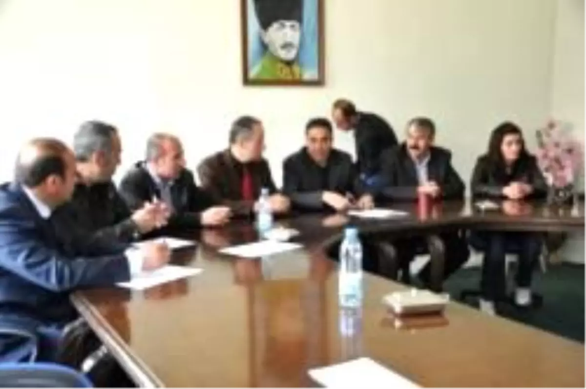 Yüksekova\'nın Yeni Belediye Başkanı Ercan Bora Oldu