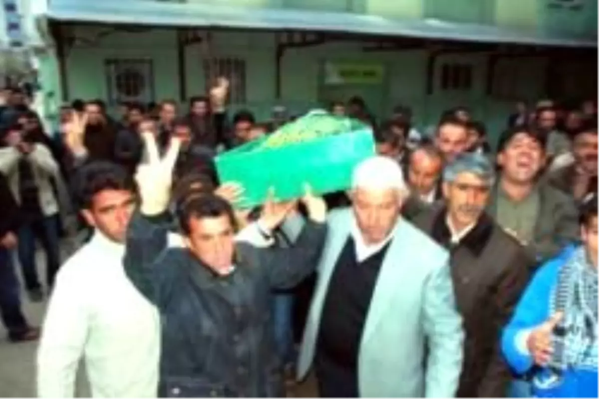 Arazide Erkek Cesedi Bulundu (2)