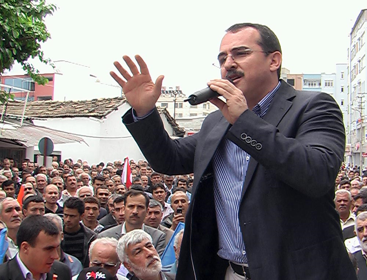 Eski Bakan Sadullah Ergin Seçim Bürosu Açtı