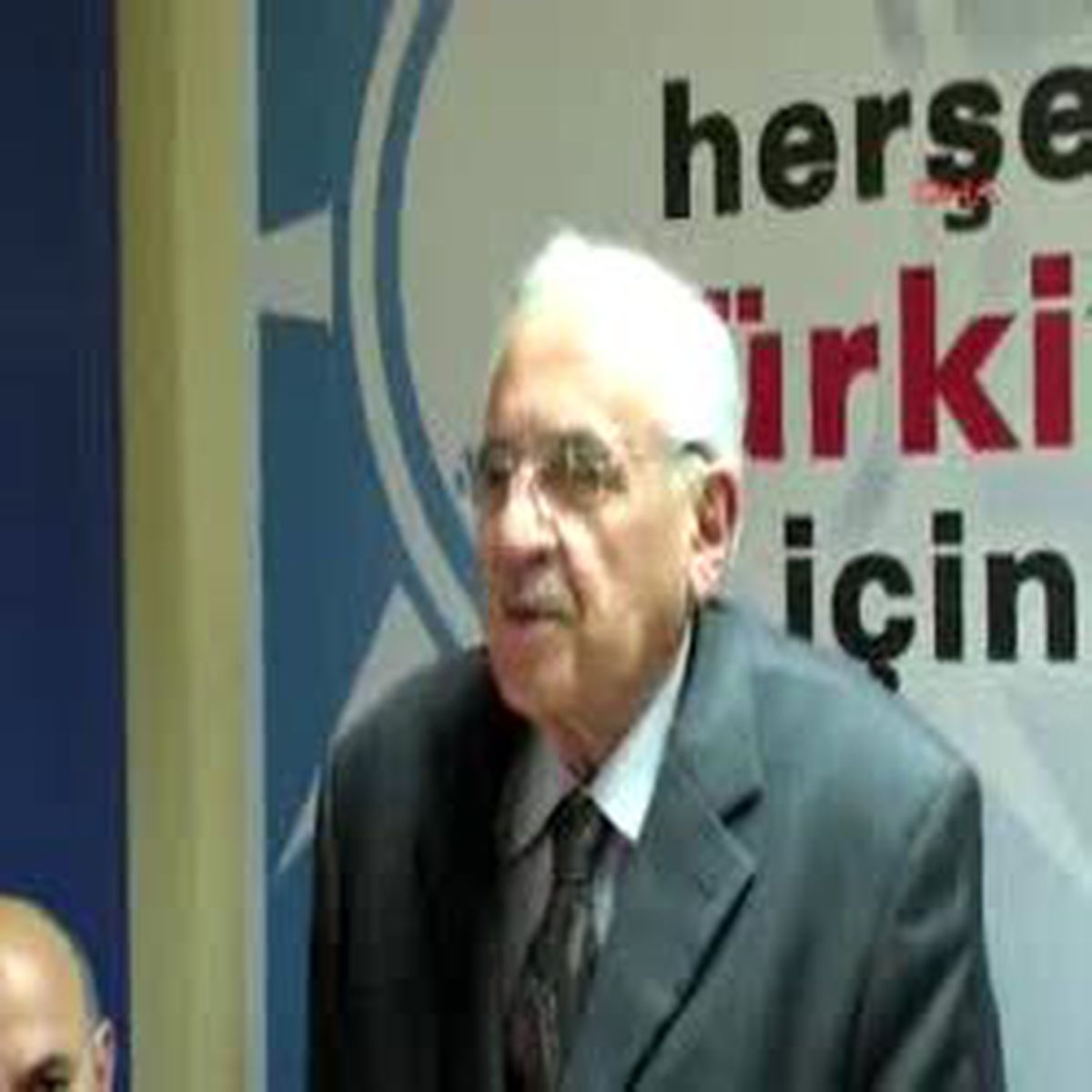 Milli Savunma Bakanı Gönül: 'Olmayan Davaya Hizmet Olmaz'