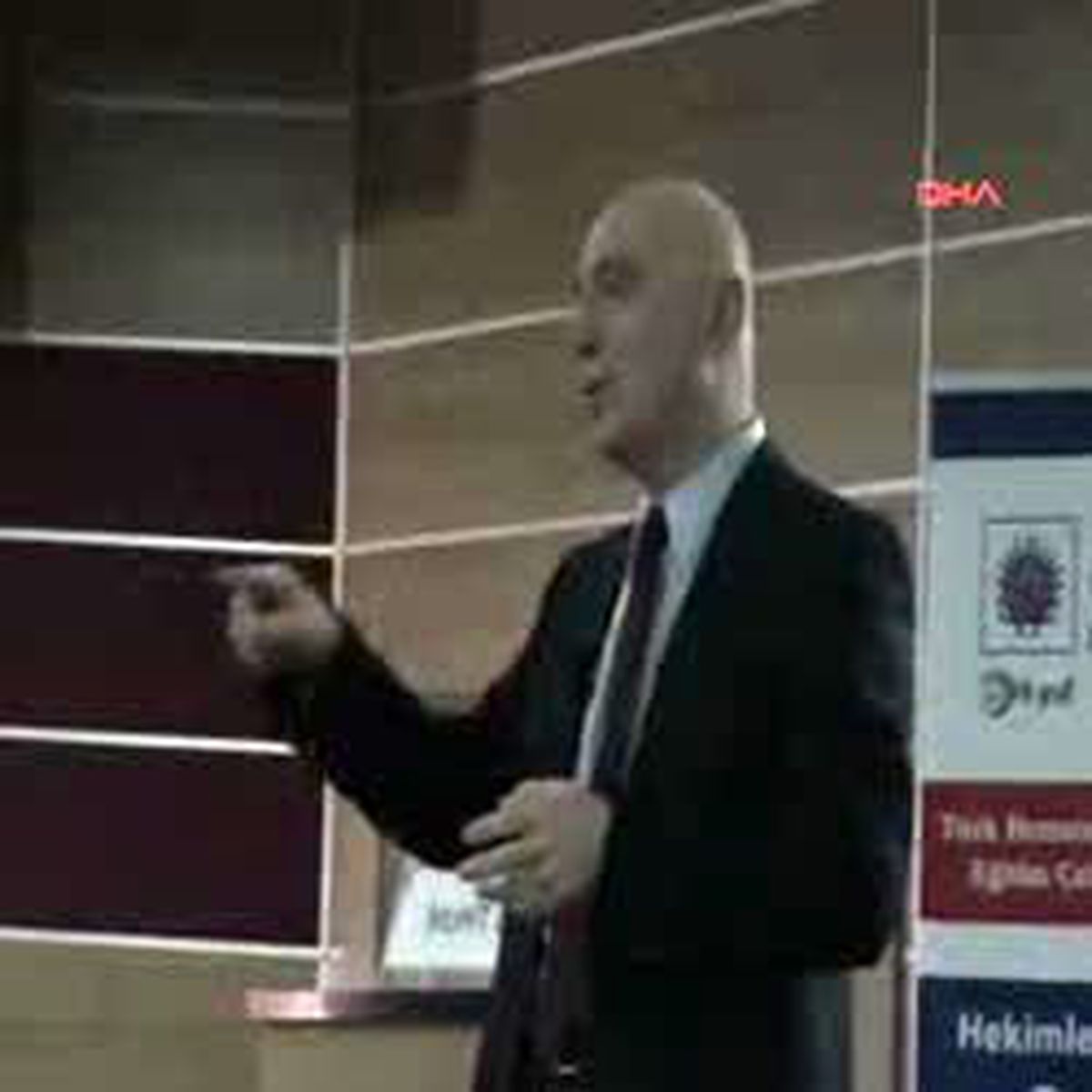 Türk Hematoloji Derneği Başkanı Özcan'dan Alternatif Tıpa Tepki