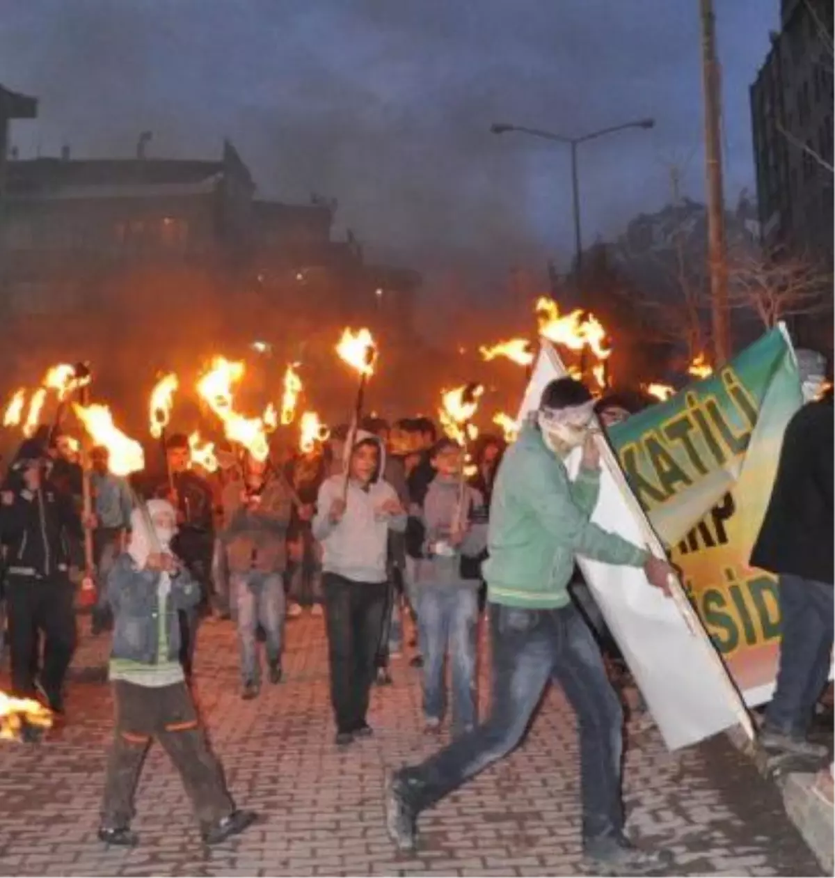 Hakkari Yangın Yerine Döndü