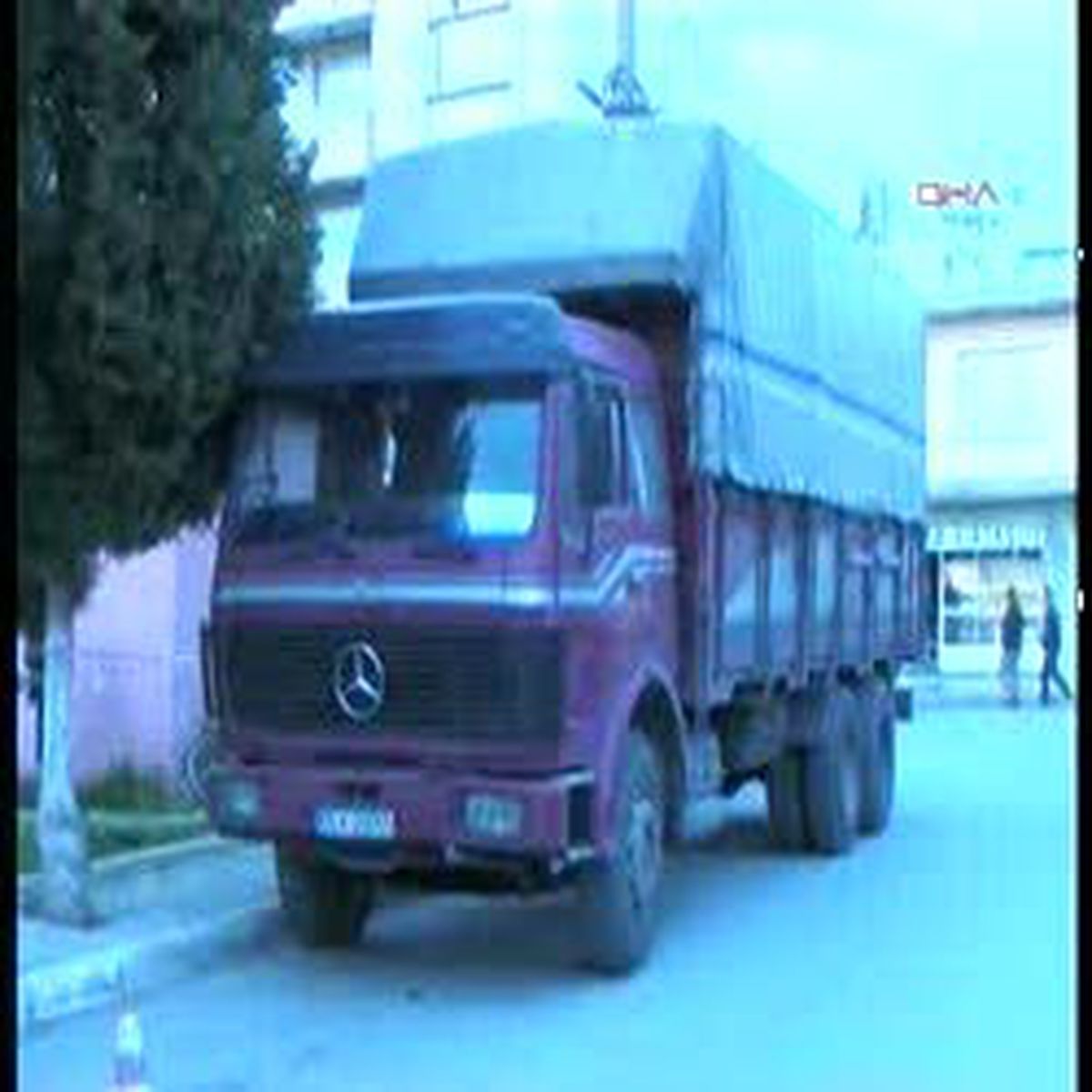 Kamyon Altında Ölen Serkan İçin Mahalleli Yol Kapattı